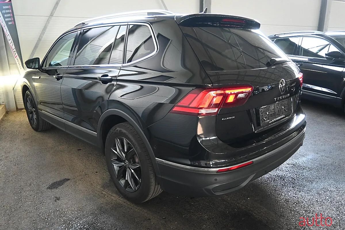 2023' Volkswagen Tiguan photo #5