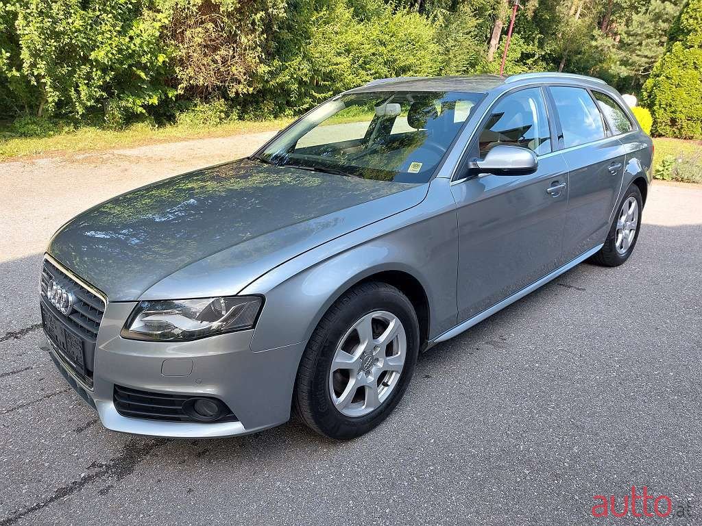 2011' Audi A4 photo #1