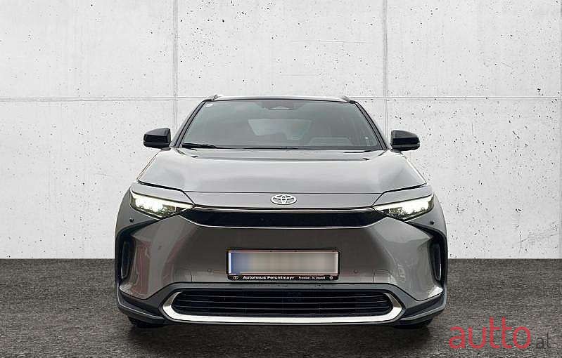 2022' Toyota bZ4X photo #4