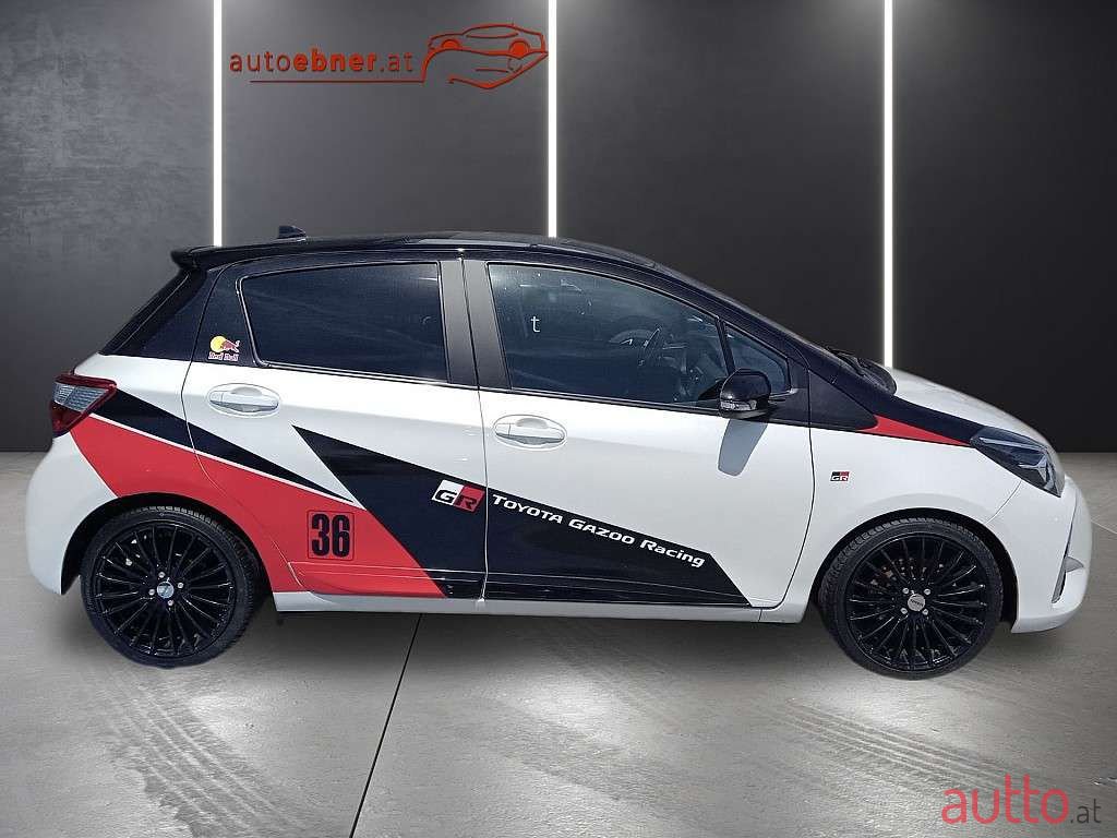 2018' Toyota Yaris photo #3