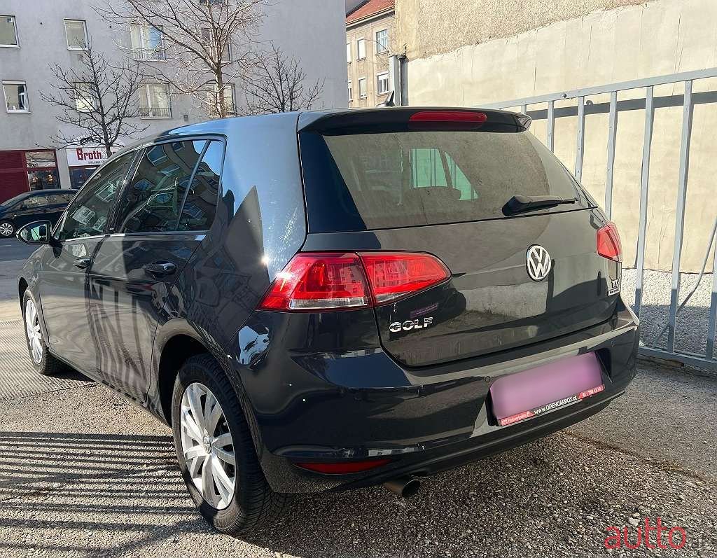 2016' Volkswagen Golf photo #3