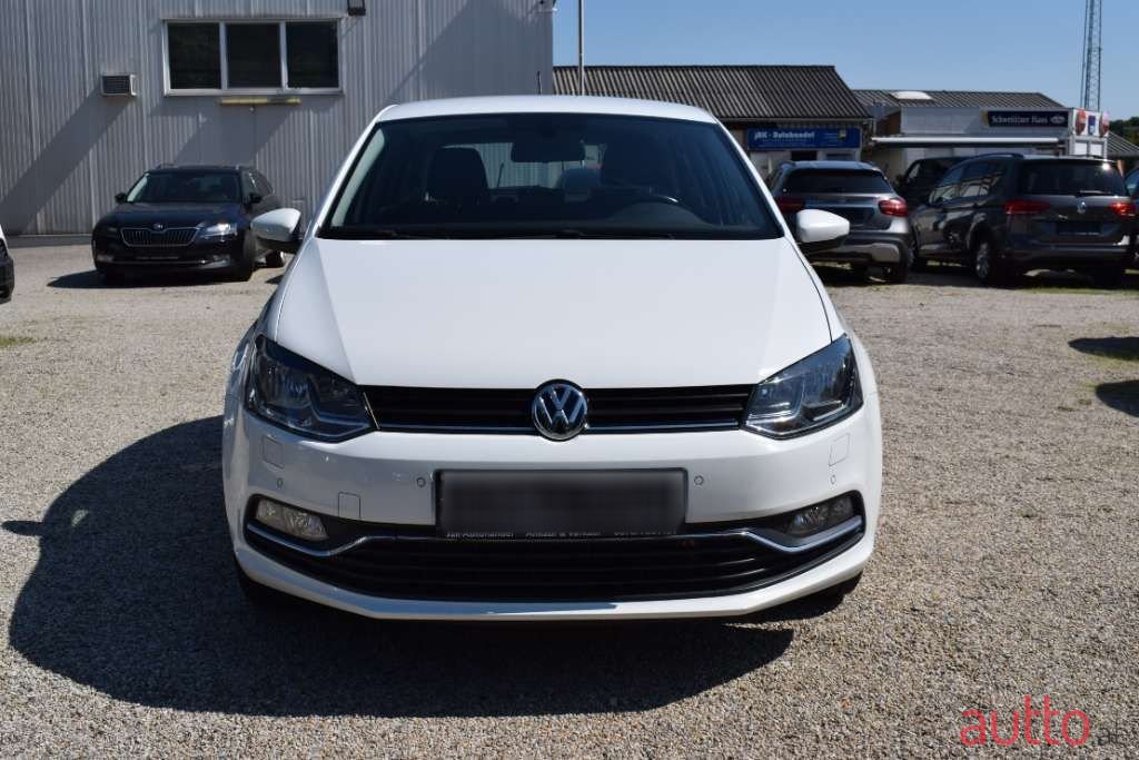 2017' Volkswagen Polo photo #2