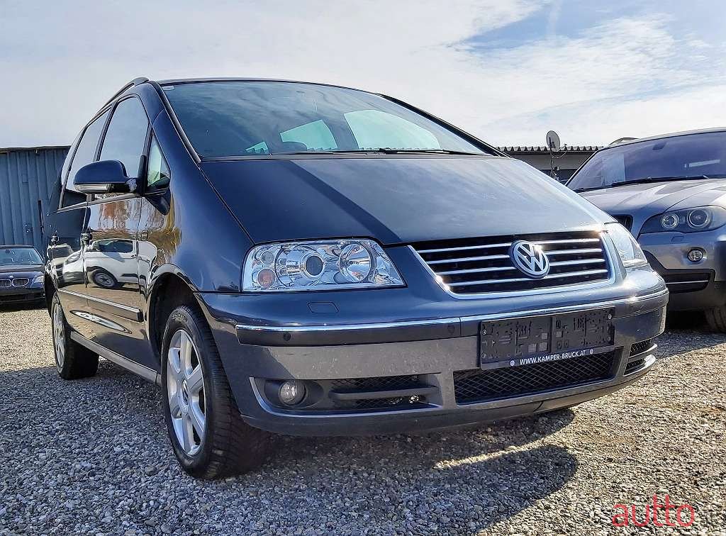 2008' Volkswagen Sharan photo #4