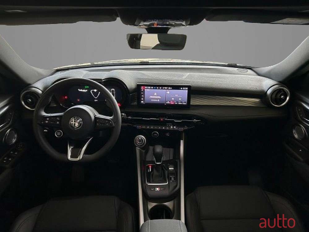 2023' Alfa Romeo Tonale photo #3