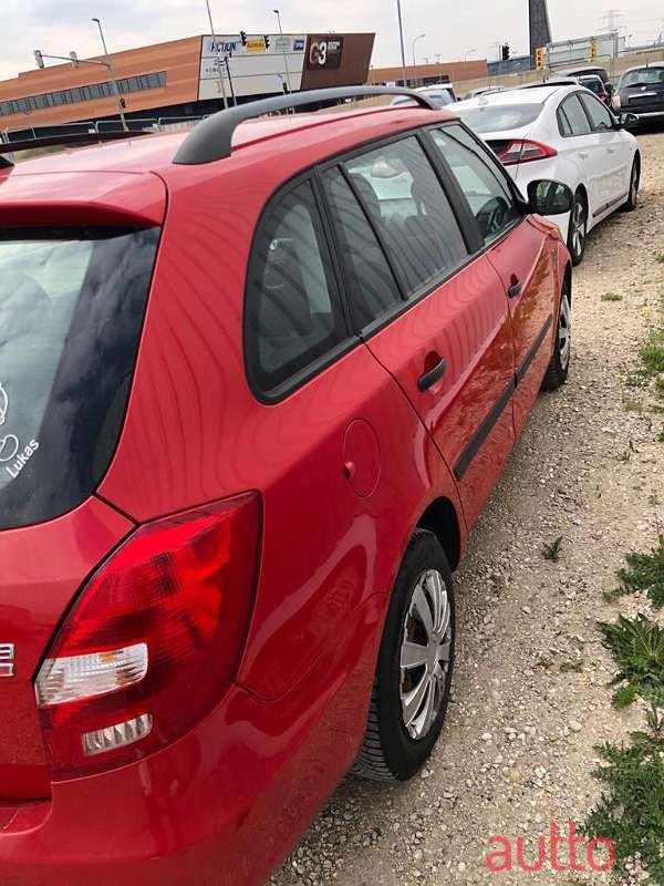 2009' Skoda Fabia photo #2