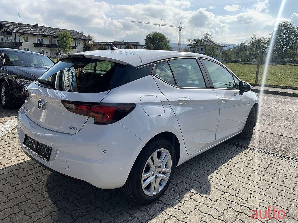 2017' Opel Astra photo #4