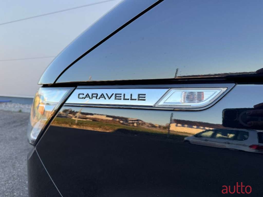 2021' Volkswagen Caravelle photo #4