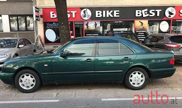 2000' Mercedes-Benz E-Klasse photo #1