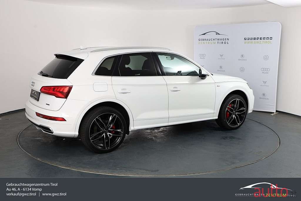 2020' Audi Q5 photo #6