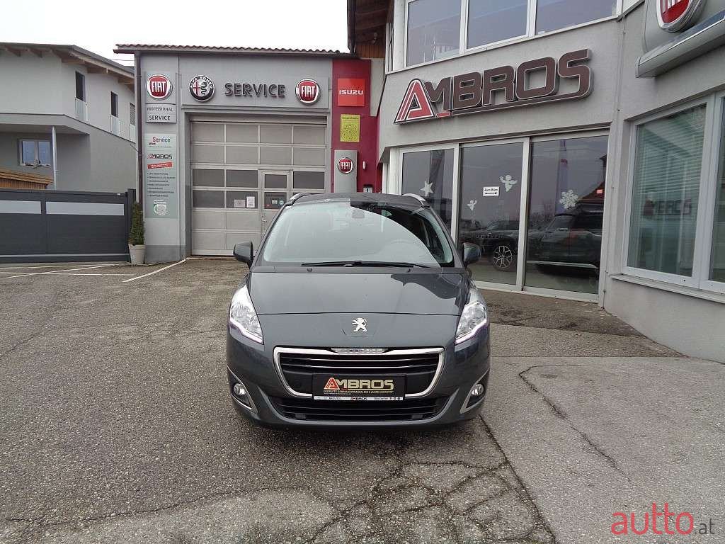 2015' Peugeot 5008 photo #2