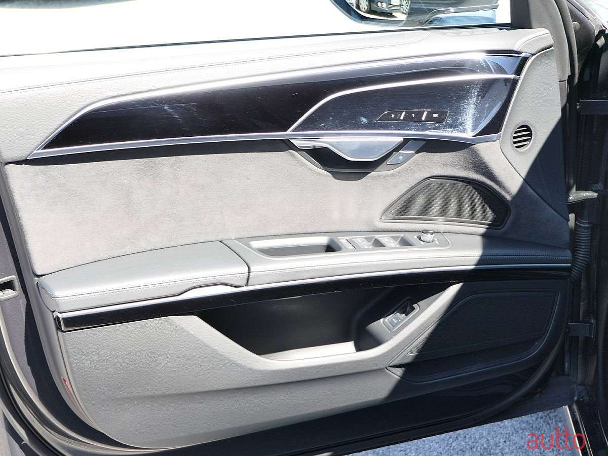 2024' Audi A8 photo #5