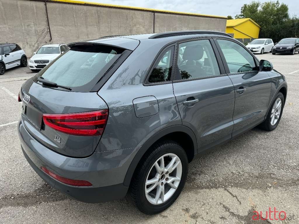 2012' Audi Q3 photo #5