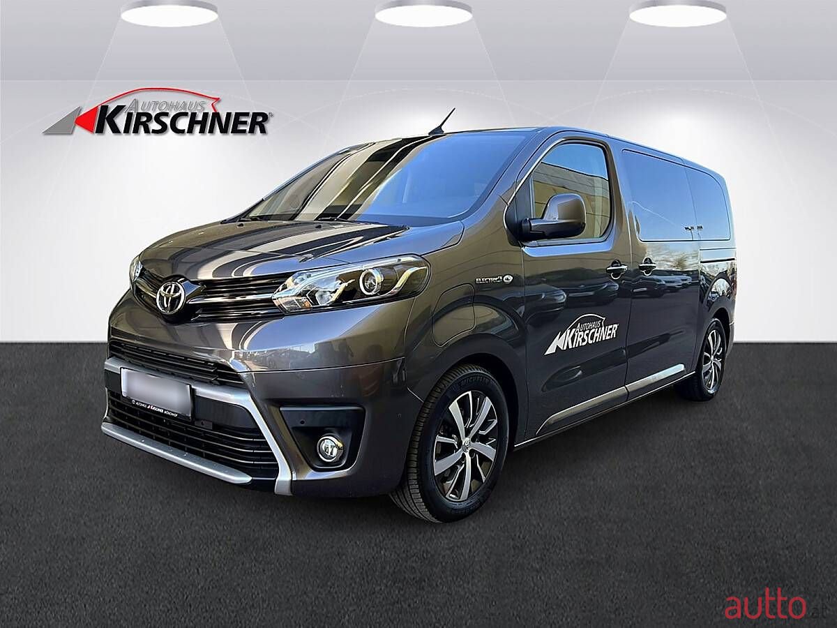 2022' Toyota ProAce photo #1