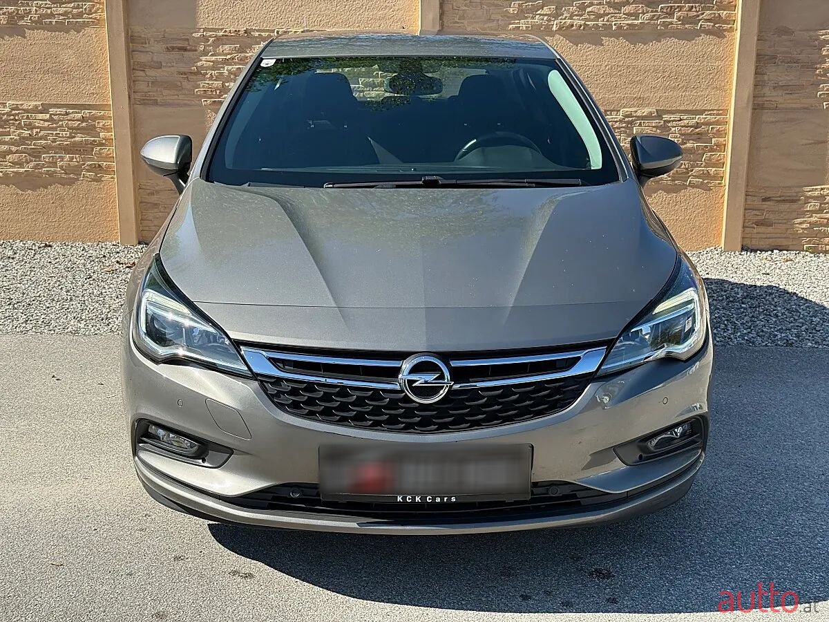 2017' Opel Astra photo #2