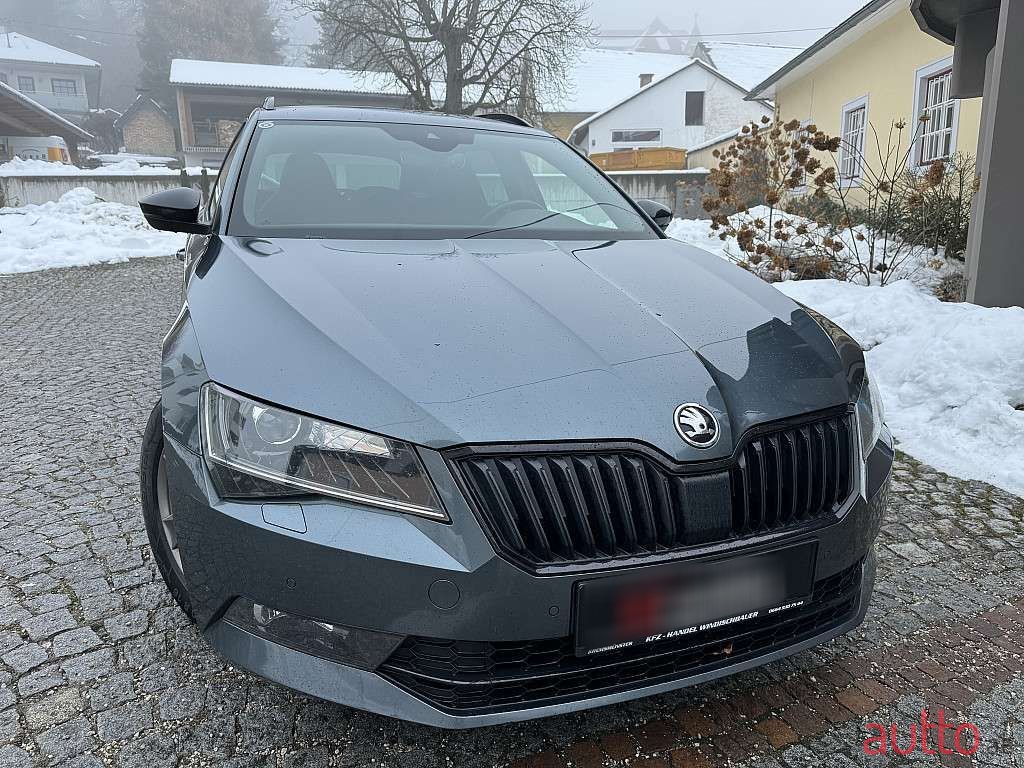 2019' Skoda Superb photo #5