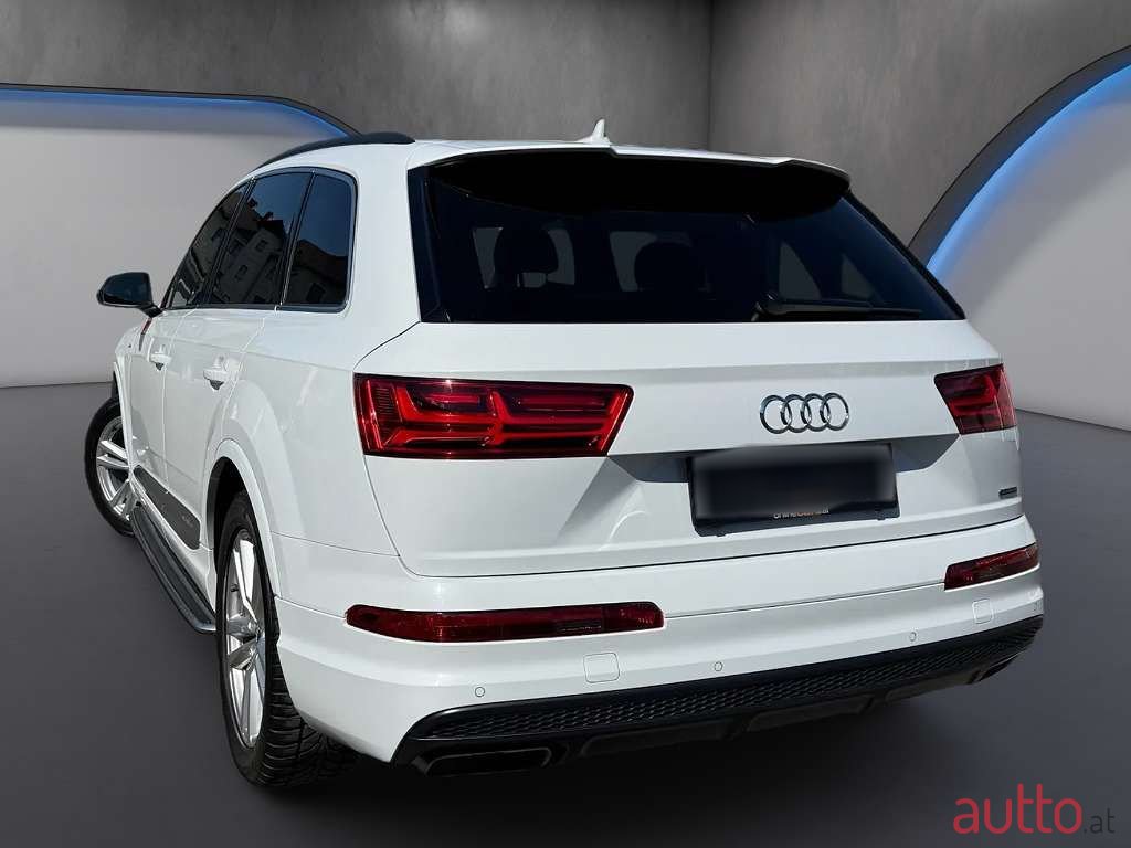 2018' Audi Q7 photo #6