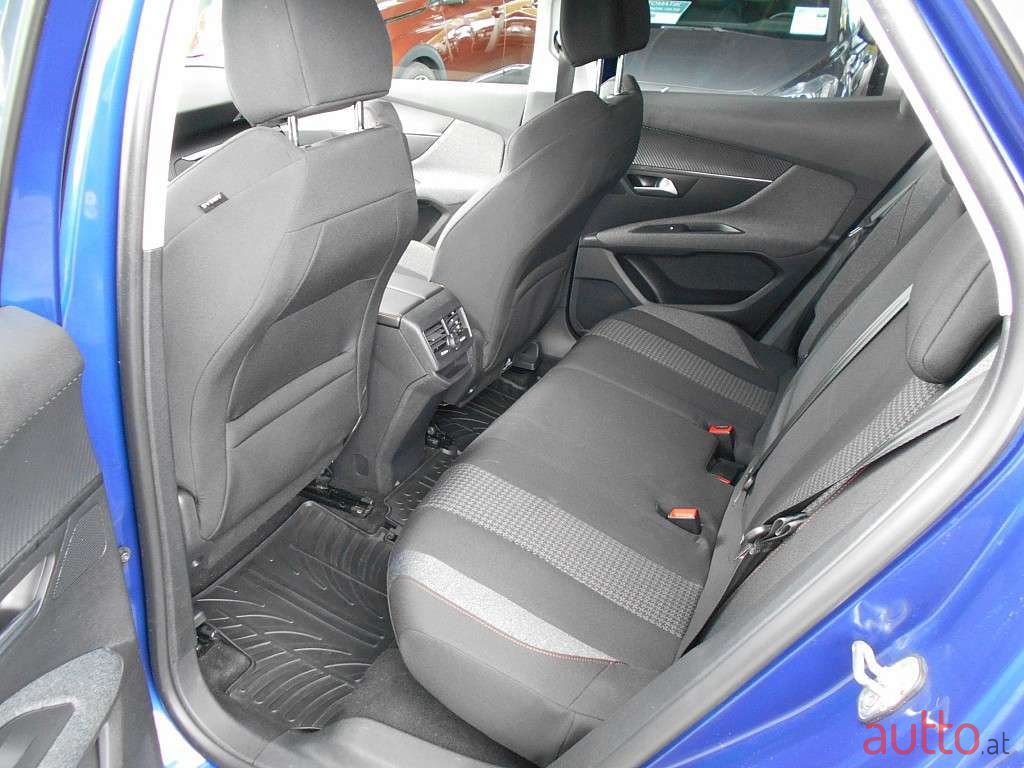 2018' Peugeot 3008 photo #4