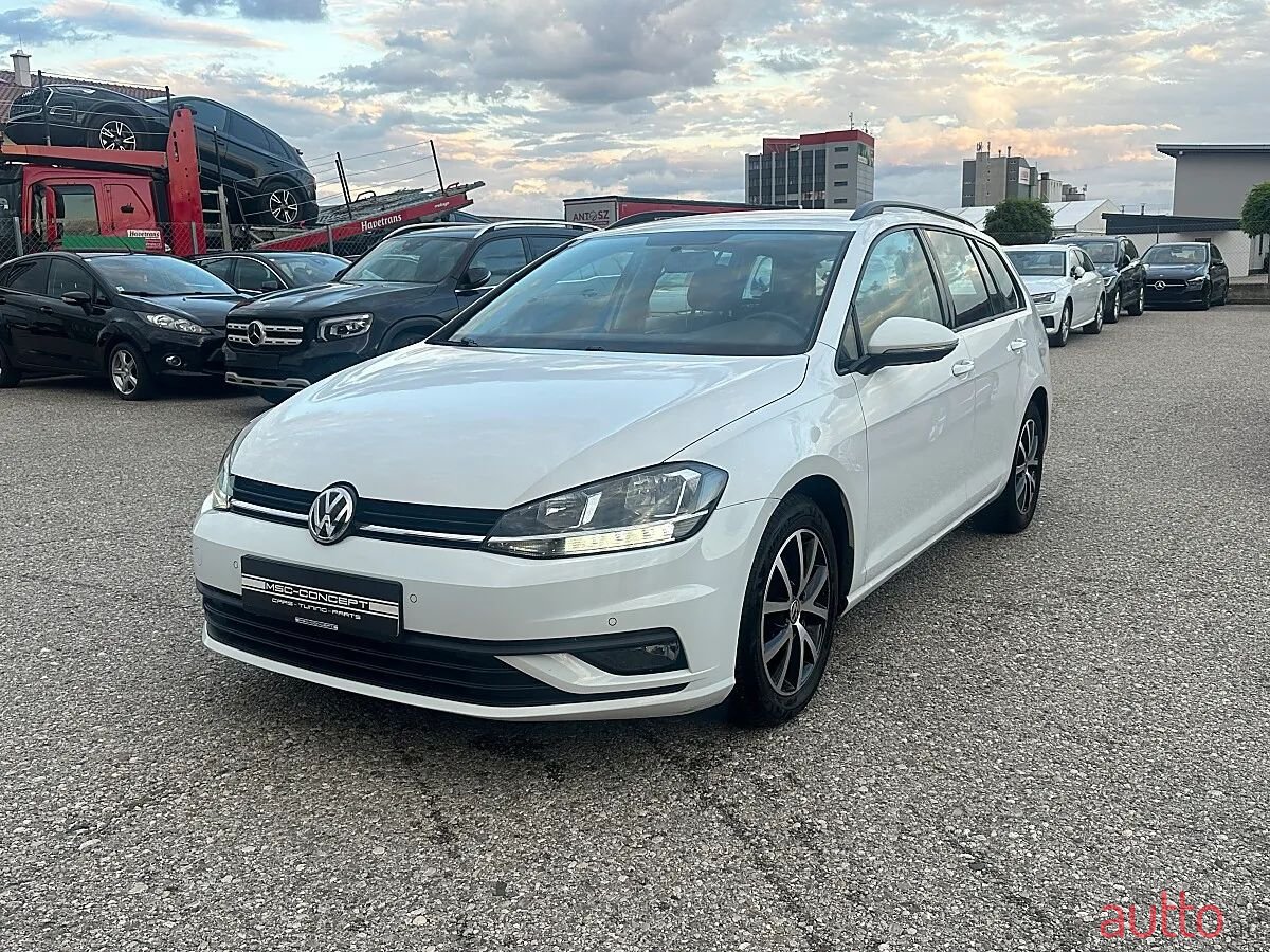 2018' Volkswagen Golf photo #1