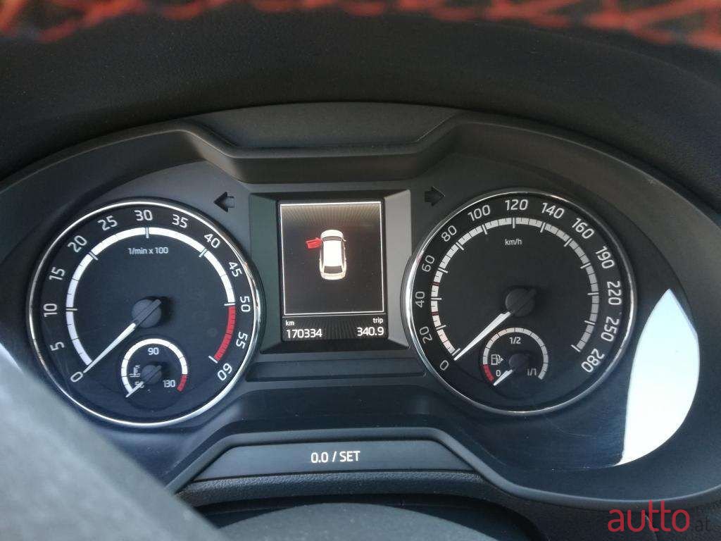 2013' Skoda Octavia photo #5