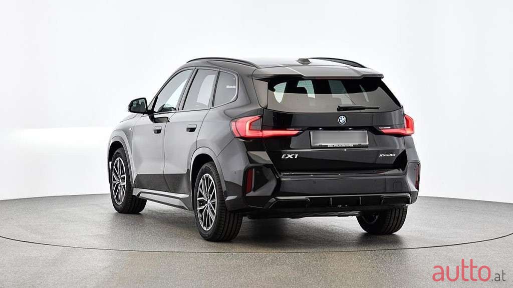 2024' BMW iX1 photo #3