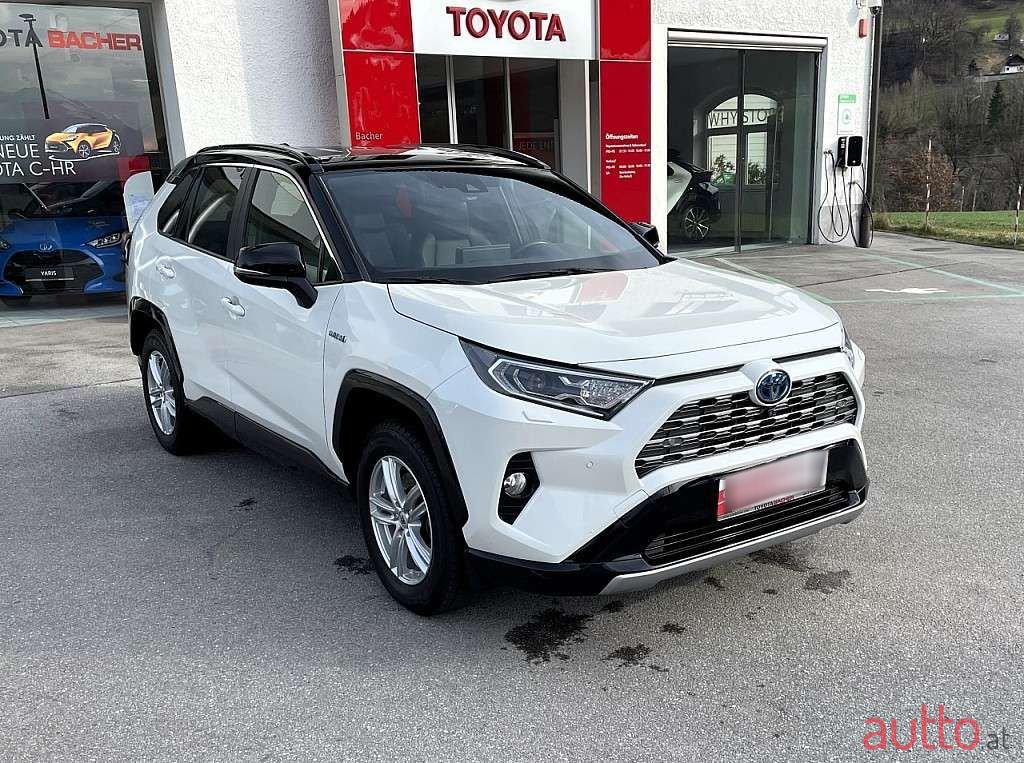 2019' Toyota RAV4 photo #1