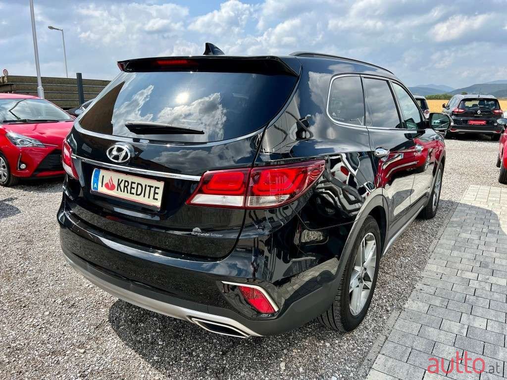 2018' Hyundai Santa Fe photo #5