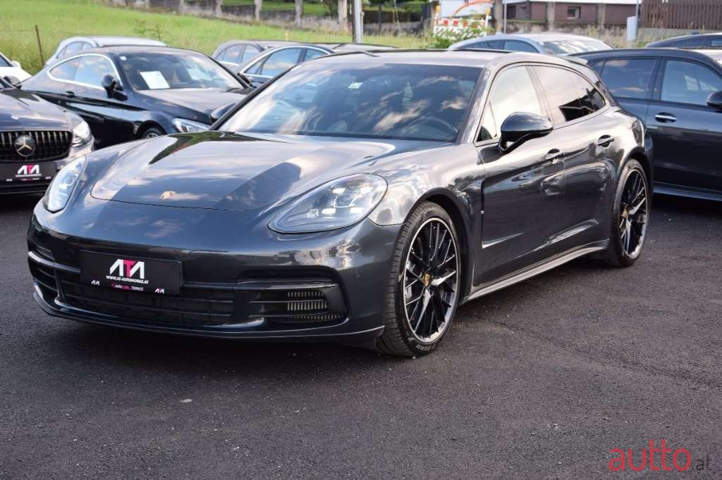 2019' Porsche Panamera photo #3