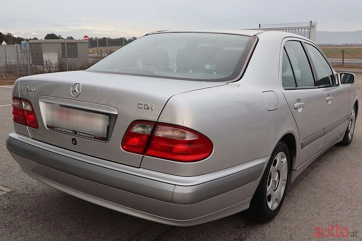 2001' Mercedes-Benz E-Klasse photo #4