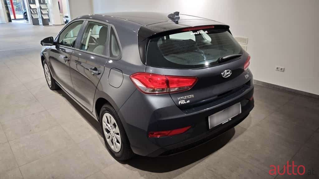 2021' Hyundai i30 photo #3