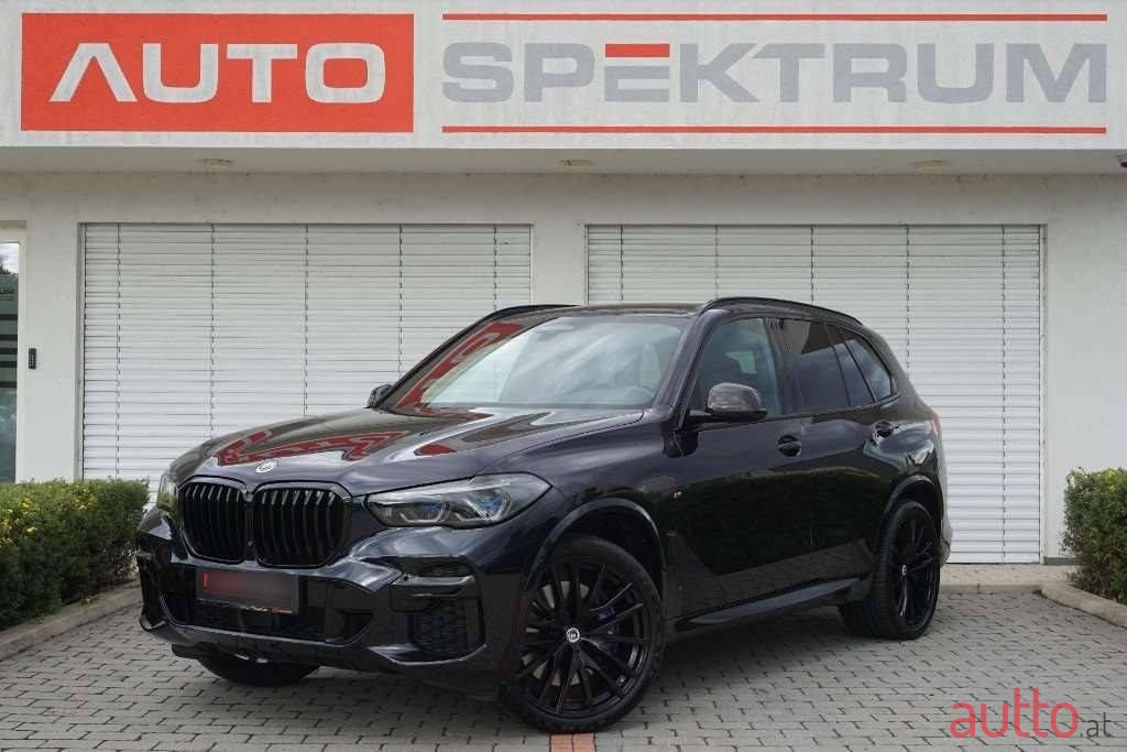 2022' BMW X5 photo #1