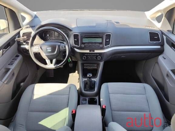 2011' SEAT Alhambra photo #4