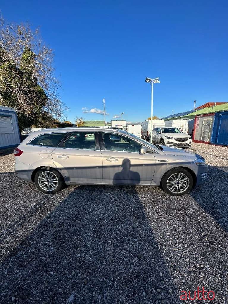 2014' Ford Mondeo photo #3