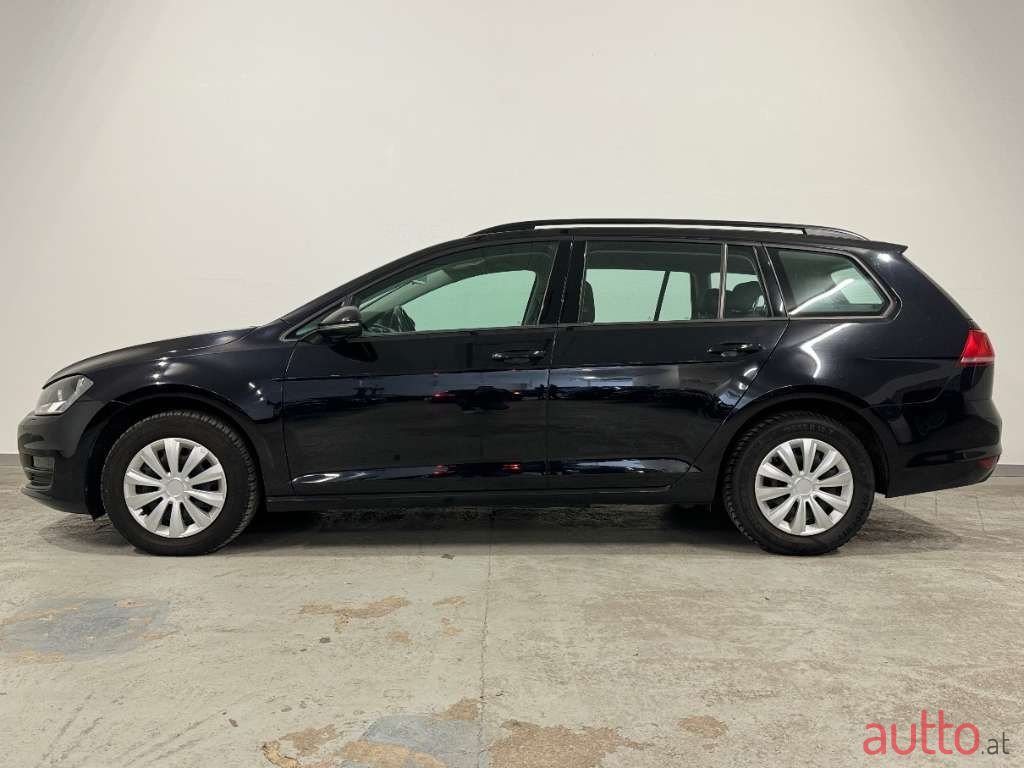 2017' Volkswagen Golf photo #4