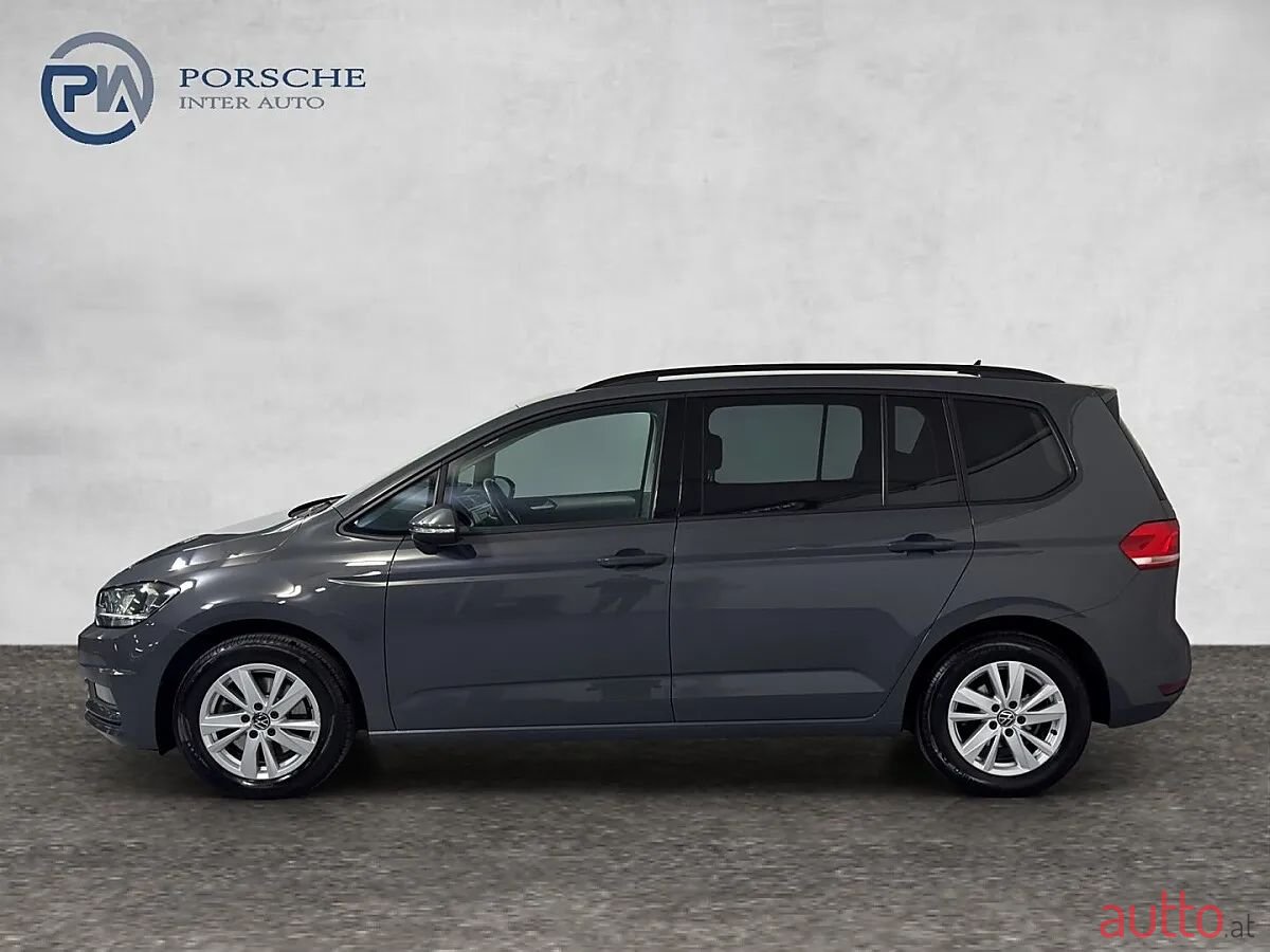 2021' Volkswagen Touran photo #3