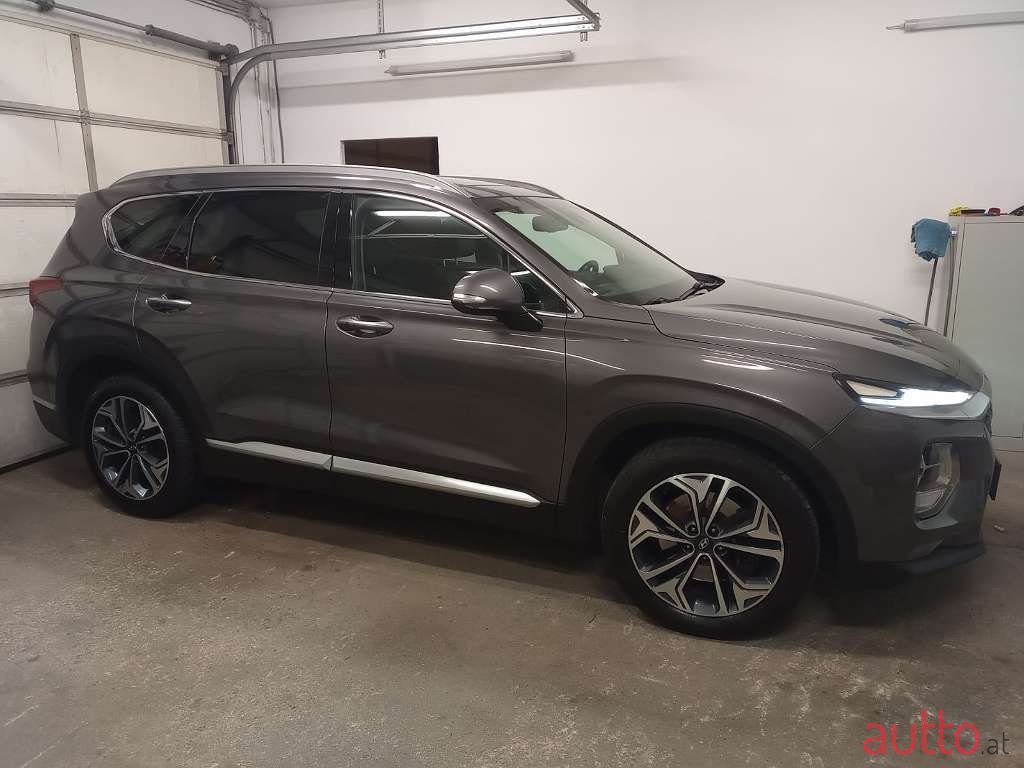 2020' Hyundai Santa Fe photo #6