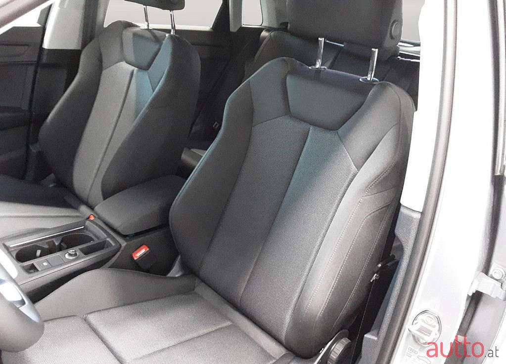 2022' Audi Q3 photo #6