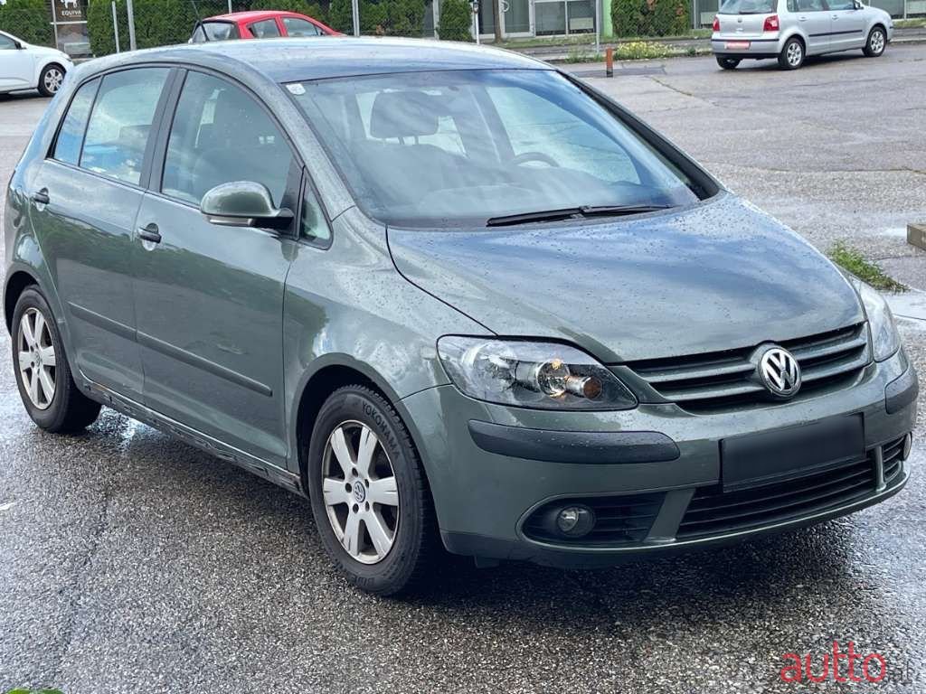 2006' Volkswagen Golf photo #3