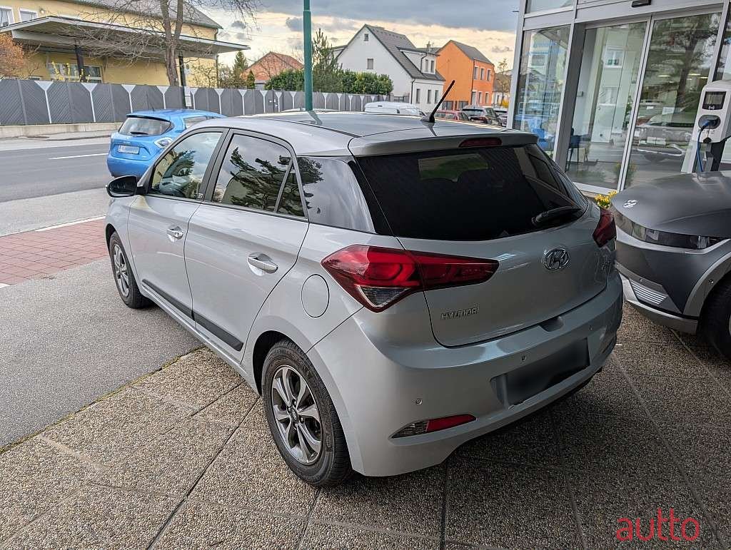 2018' Hyundai i20 photo #2
