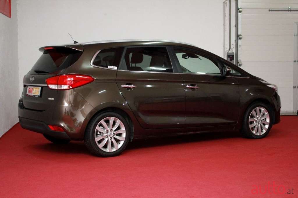 2014' Kia Carens photo #4