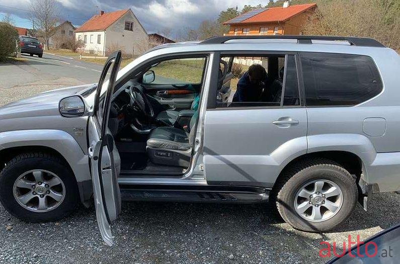 2018' Toyota Land Cruiser photo #1