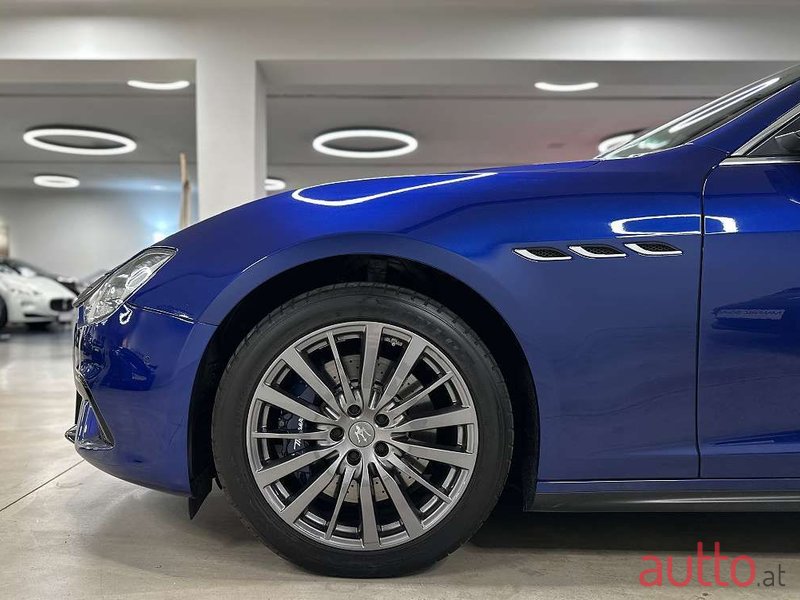 2018' Maserati Ghibli photo #6