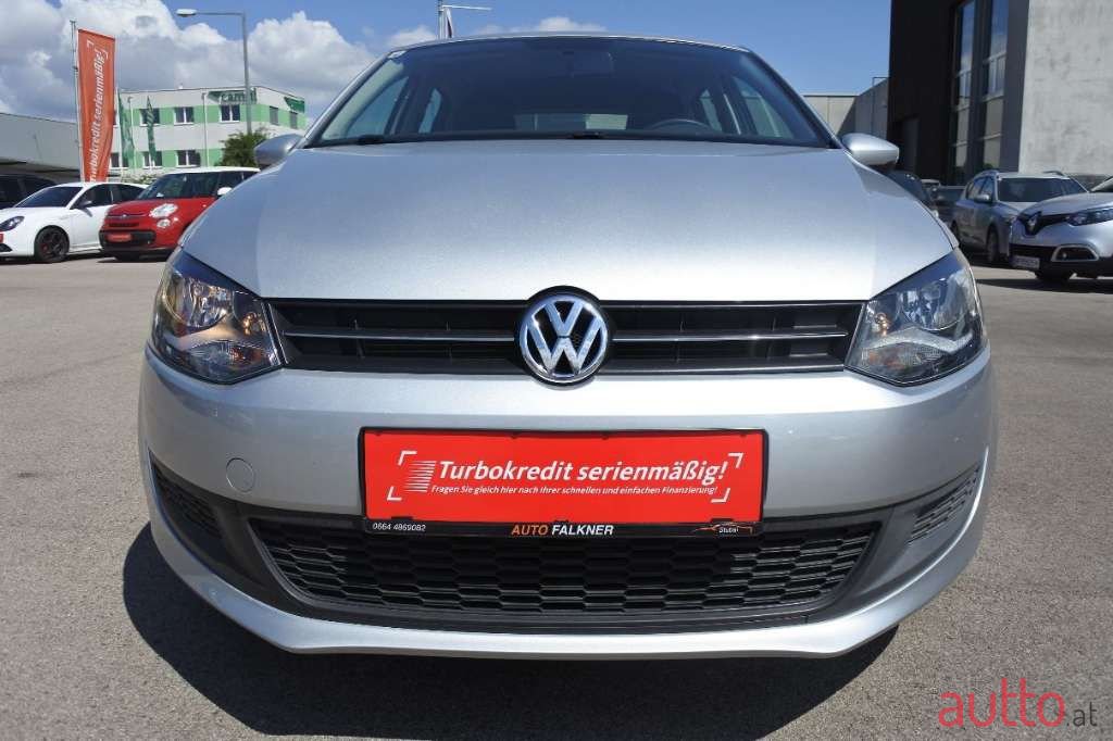 2010' Volkswagen Polo photo #3