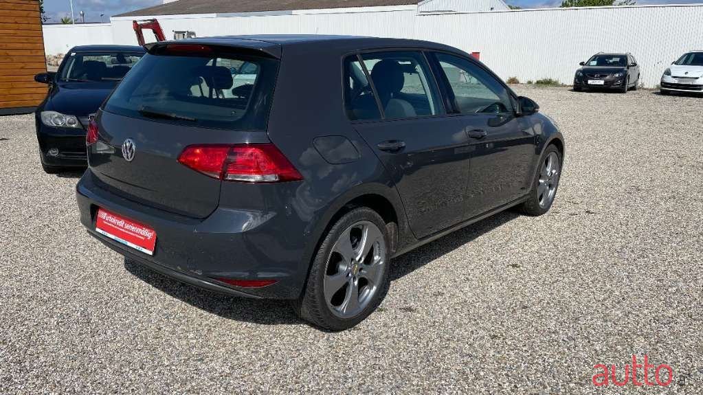 2013' Volkswagen Golf photo #4