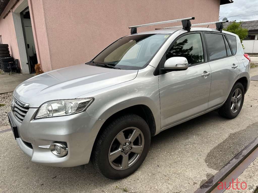 2012' Toyota RAV4 photo #3