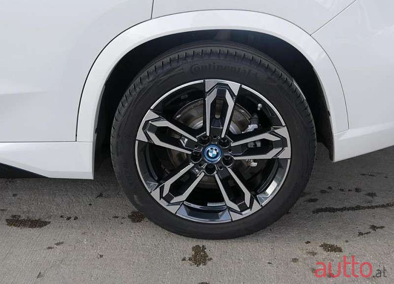 2024' BMW iX1 photo #4