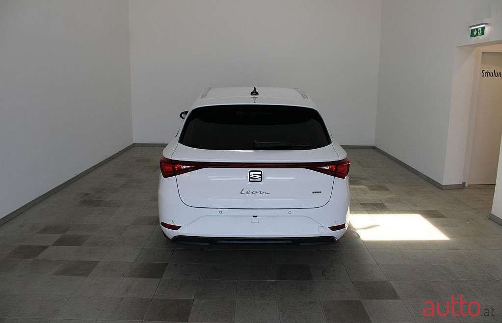 2023' SEAT Leon photo #4