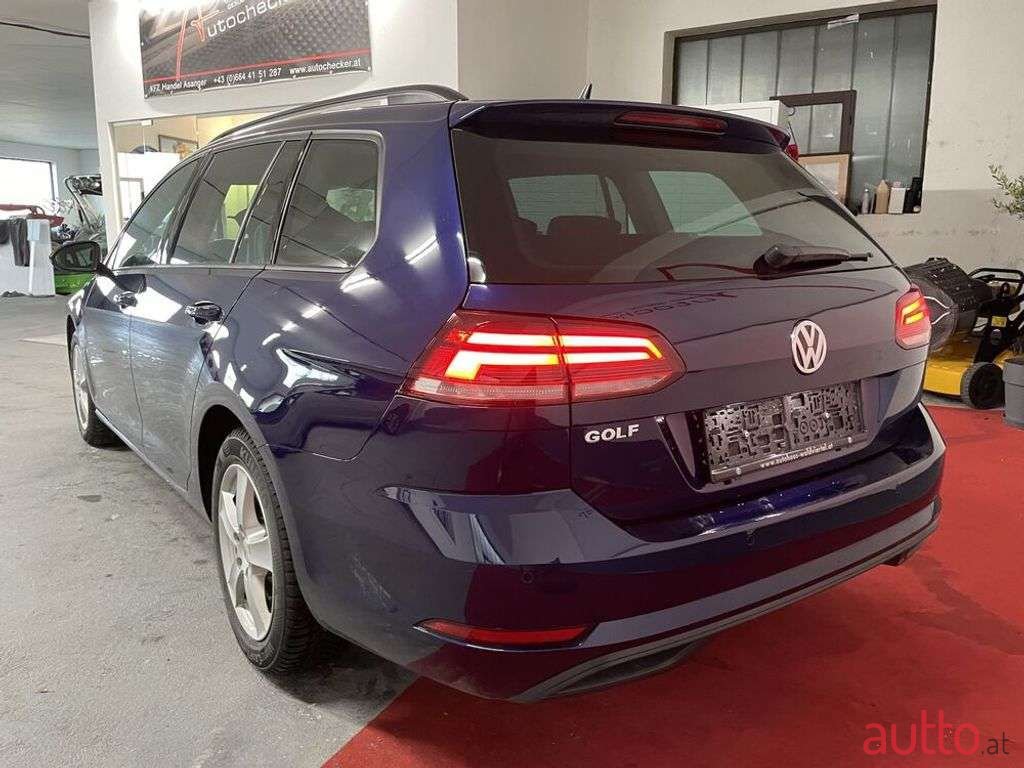 2018' Volkswagen Golf photo #6