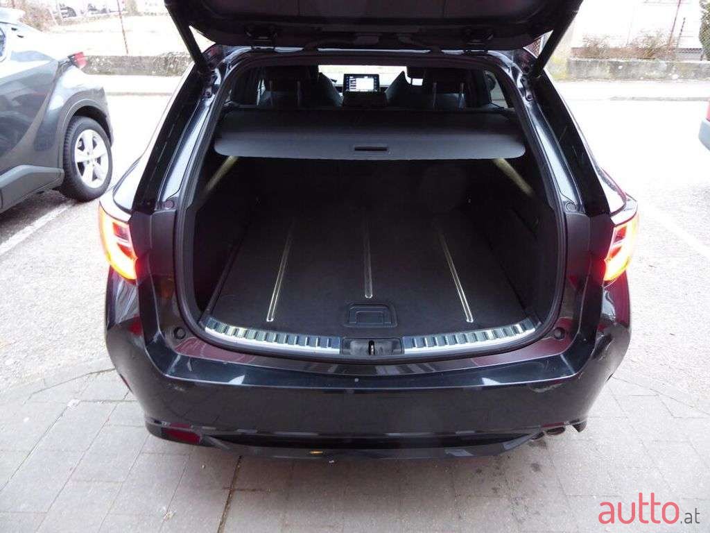 2019' Toyota Corolla photo #4