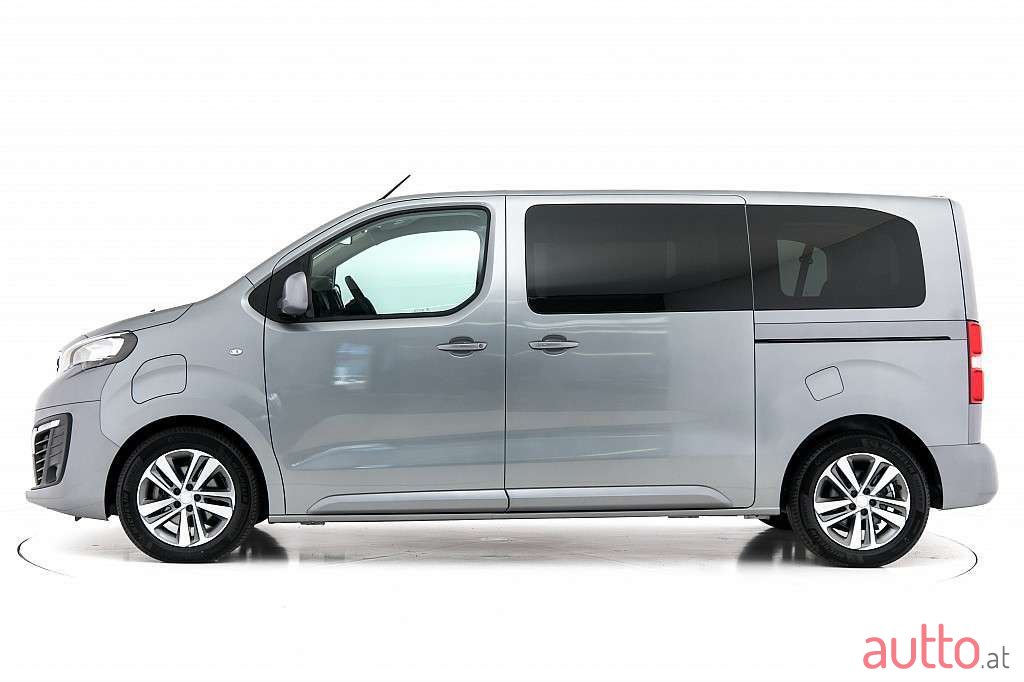 2020' Peugeot Traveller photo #2