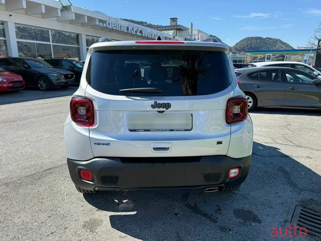 2020' Jeep Renegade photo #4
